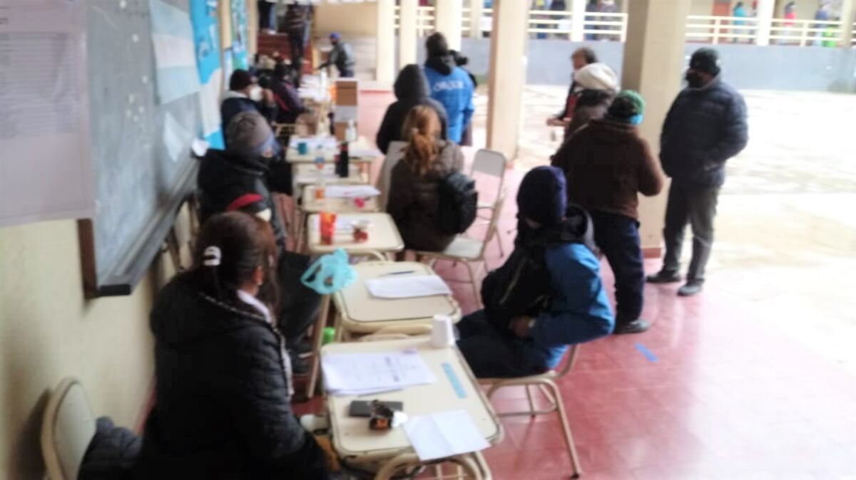 Elecciones en Jujuy: en pandemia y con frío, sufragó más del 60% del padrón