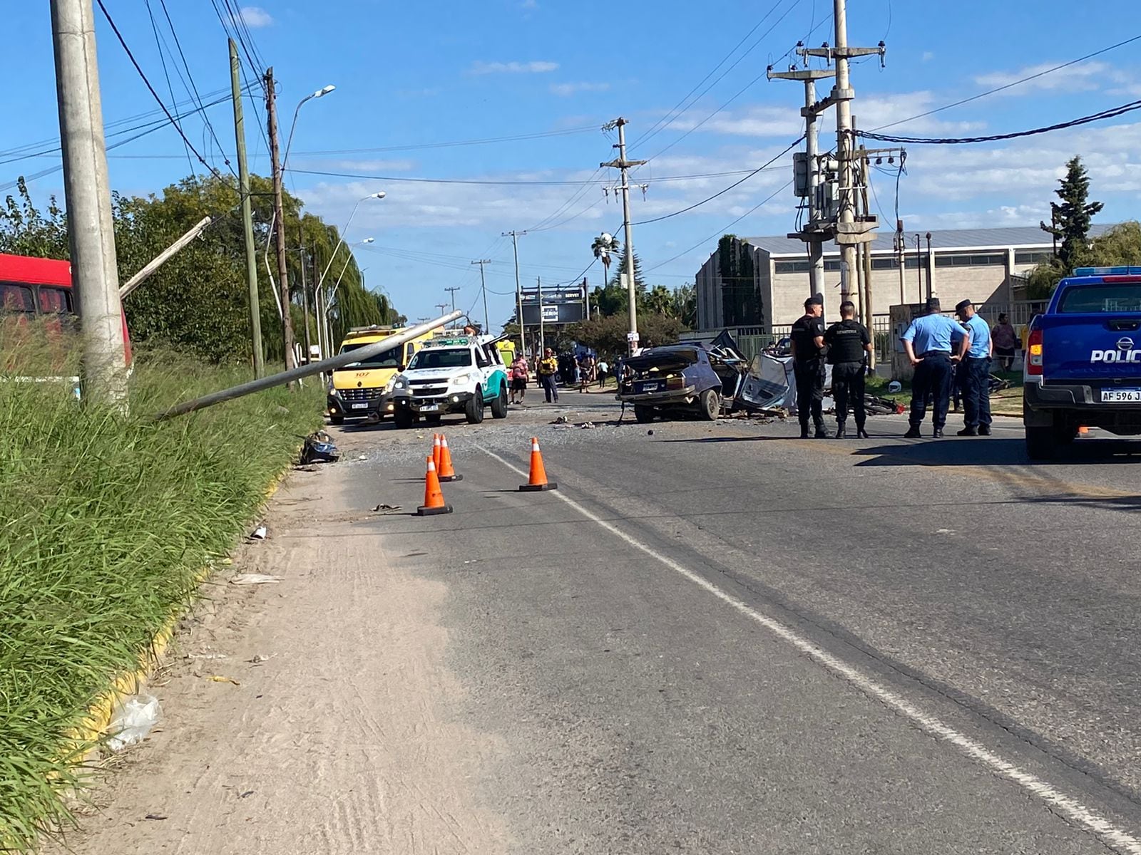 El conductor del Renault 12falleció en el impacto.