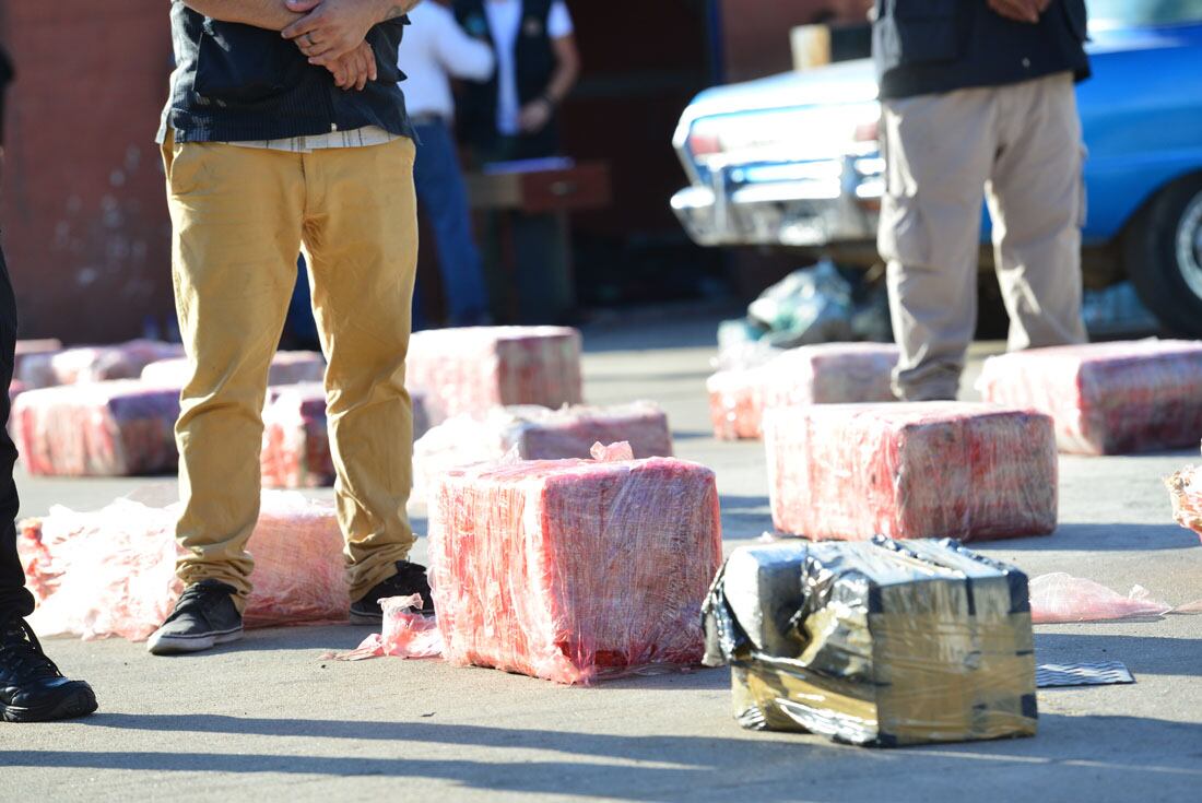 Se secuestraron de casualidad mas de 500 kilos de marihuana escondido en un taller mecánico y lavadero en barrio Müller.