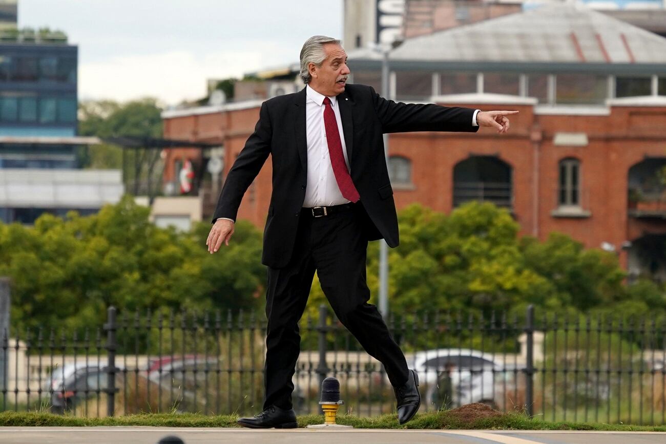 El presidente Alberto Fernández saliendo de la Casa Rosada. Foto: Gentileza Clarín