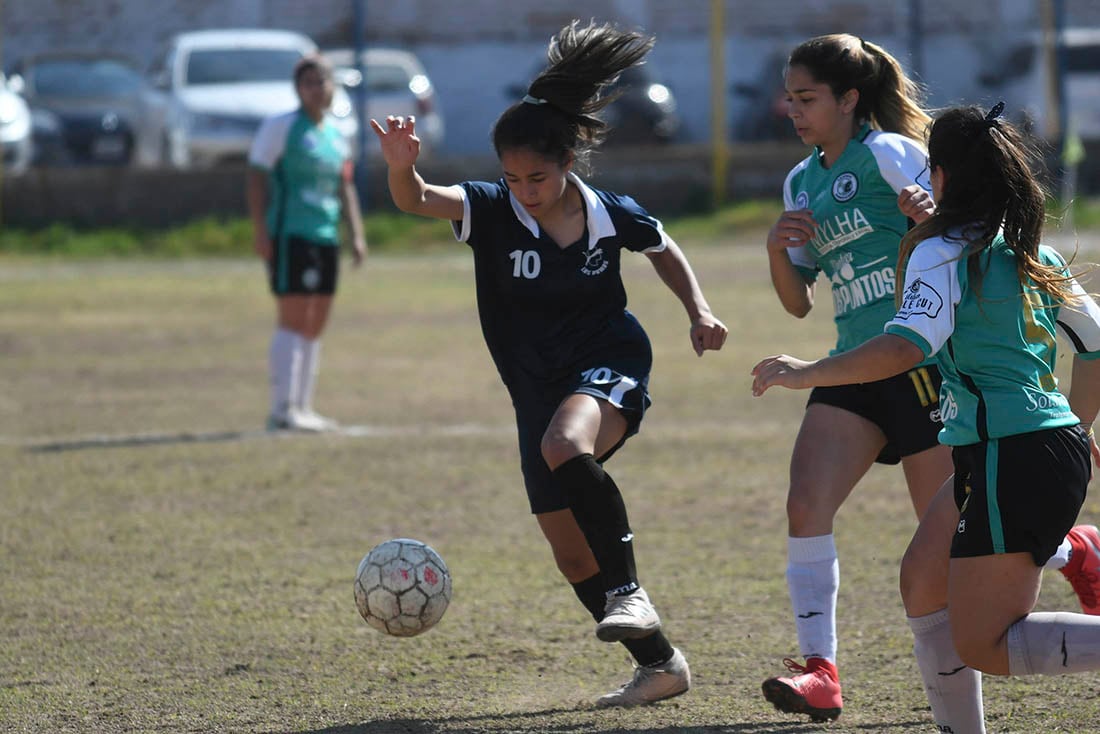 Mendoza 08 de setiembre de 2019  Deportes
Futbol femenino
Las Pumas vs. Municipal Godoy CRuz en cancha de Boca de Bermejo
Foto: Jose Gutierrez / Los Andes
