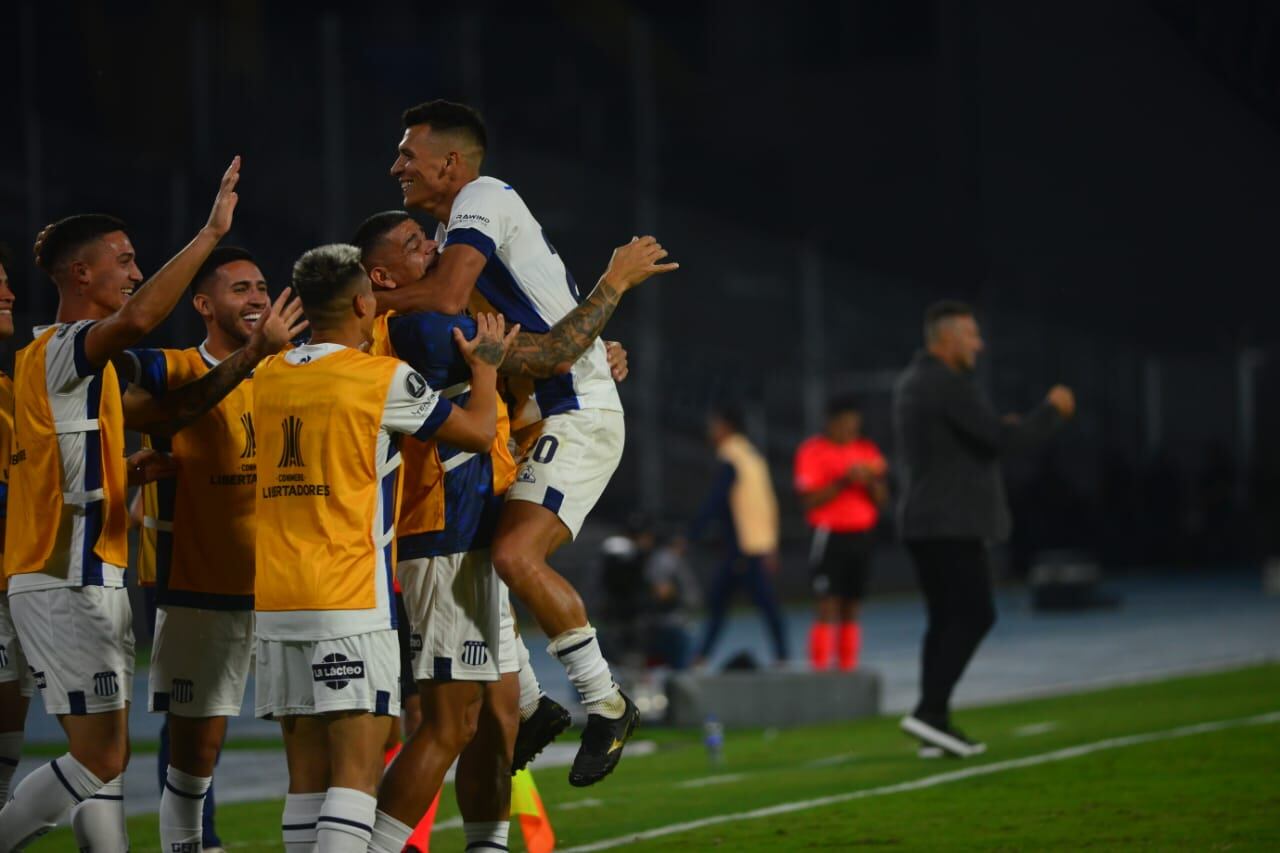 Talleres y São Paulo, en duelo por la primera fecha del Grupo B de la Copa Libertadores 2024. (Nicolás Bravo / La Voz)