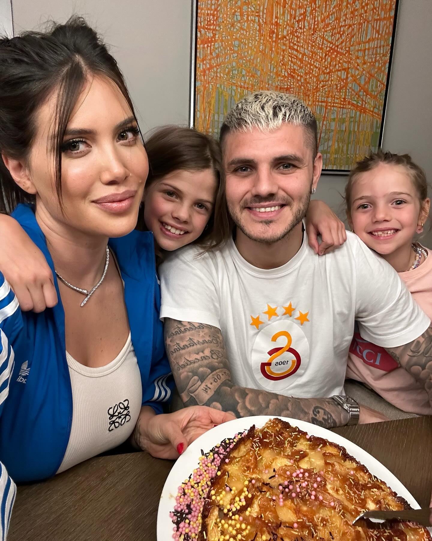 Francesca e Isabella pusieron manos a la obra en la cocina para sorprender a su papá.