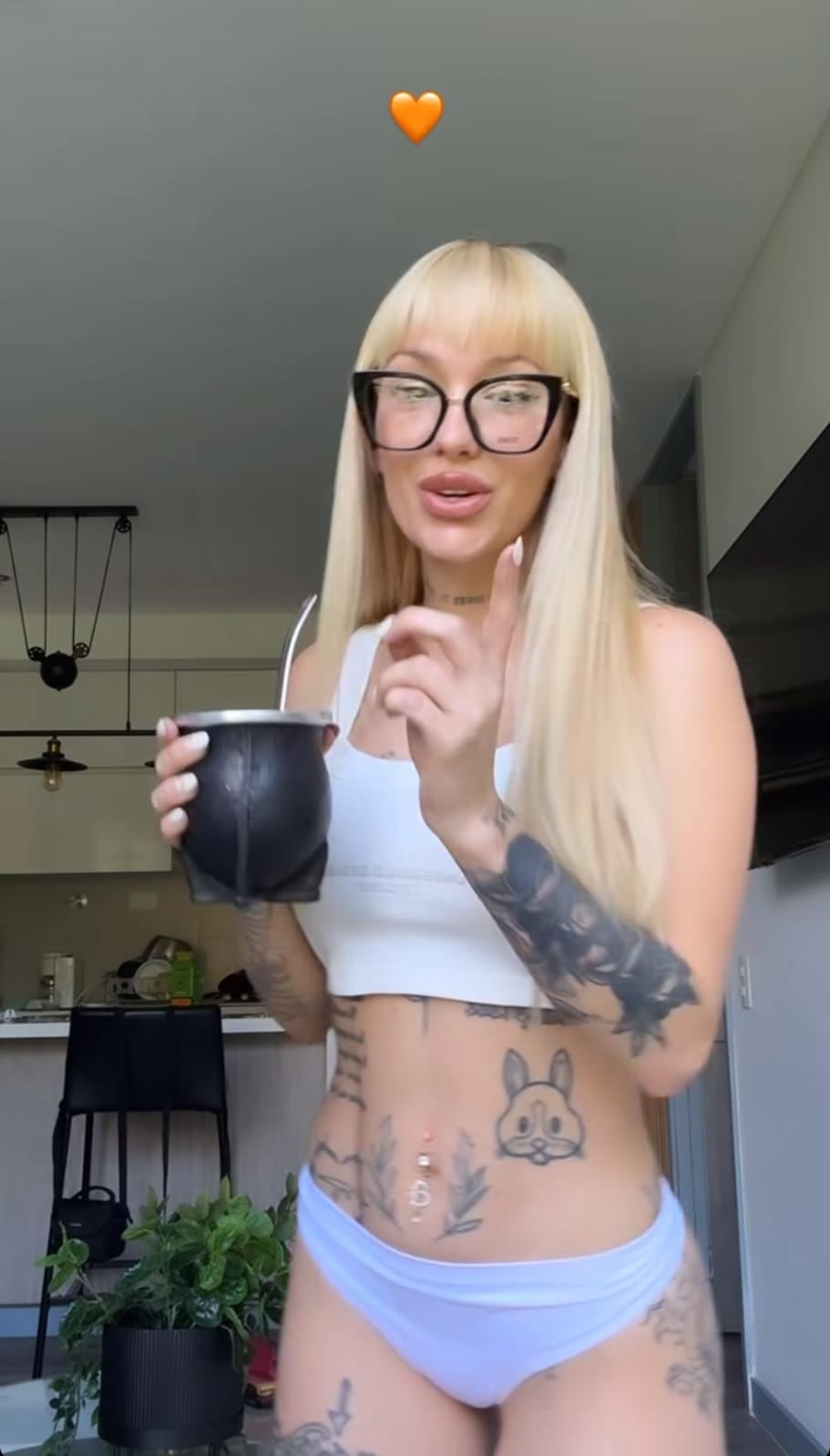 Top underboob y pantalón deportivo: La Joaqui es furor en TikTok con un inesperado video 