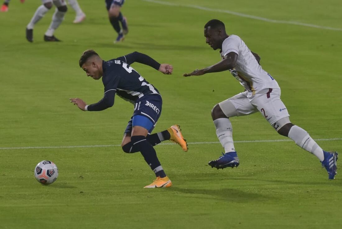 Diego Garcia de Talleres en el partido contra Tolima en el Kempes por la copa Sudamericana 11 mayo 2021