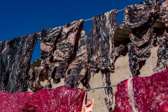 Carne siendo secada al sol