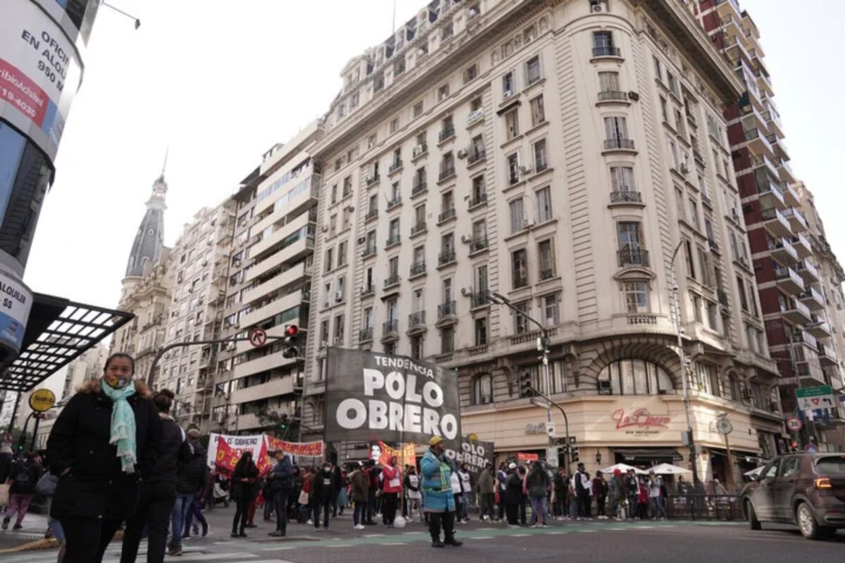 Piqueteros levantaron el corte de la 9 de Julio: cómo fue la reunión en Desarrollo Social