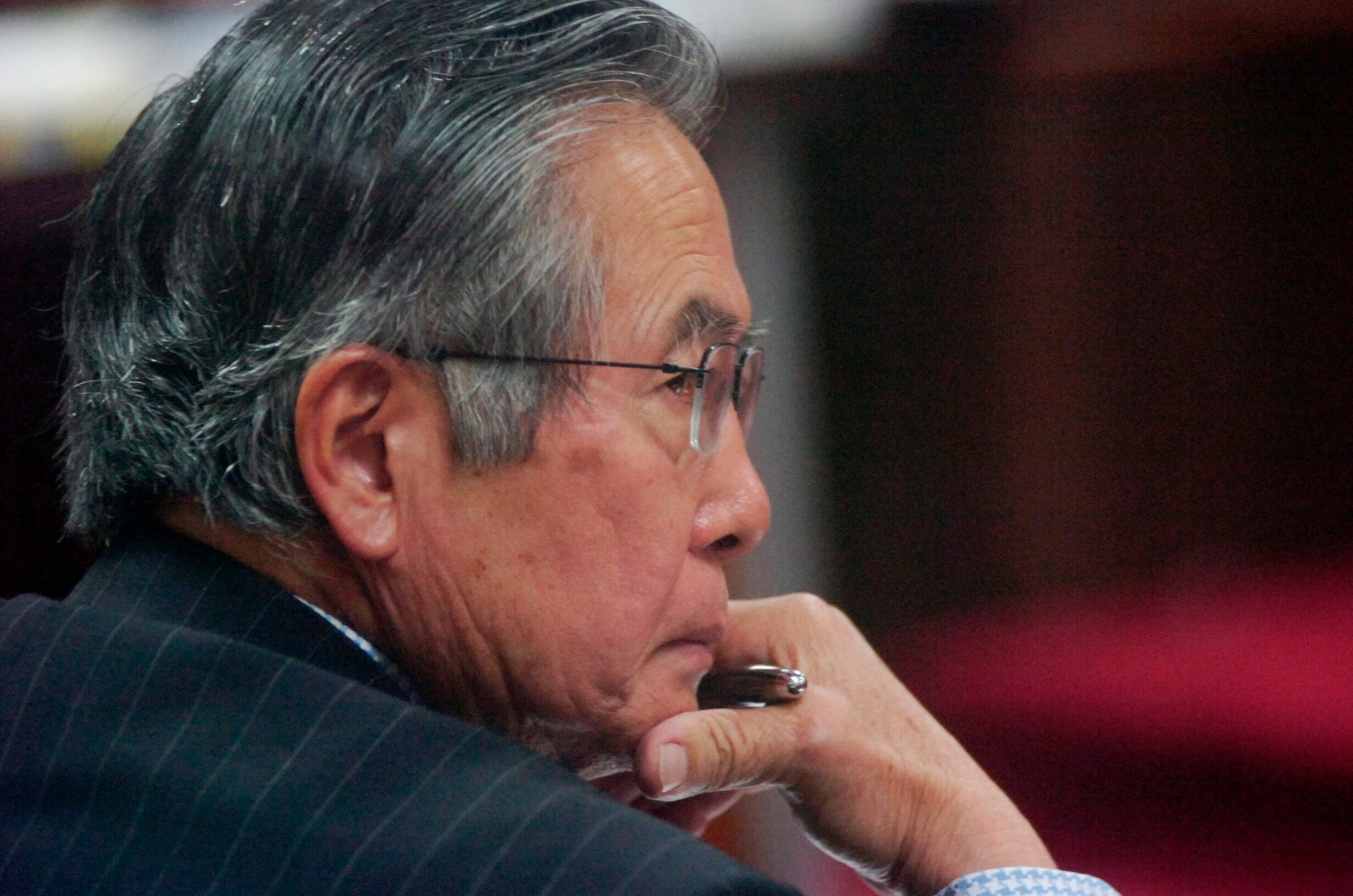 El expresidente de Perú, Alberto Fujimori, en el juicio en su contra. (AP Photo/Karel Navarro, Archivo)