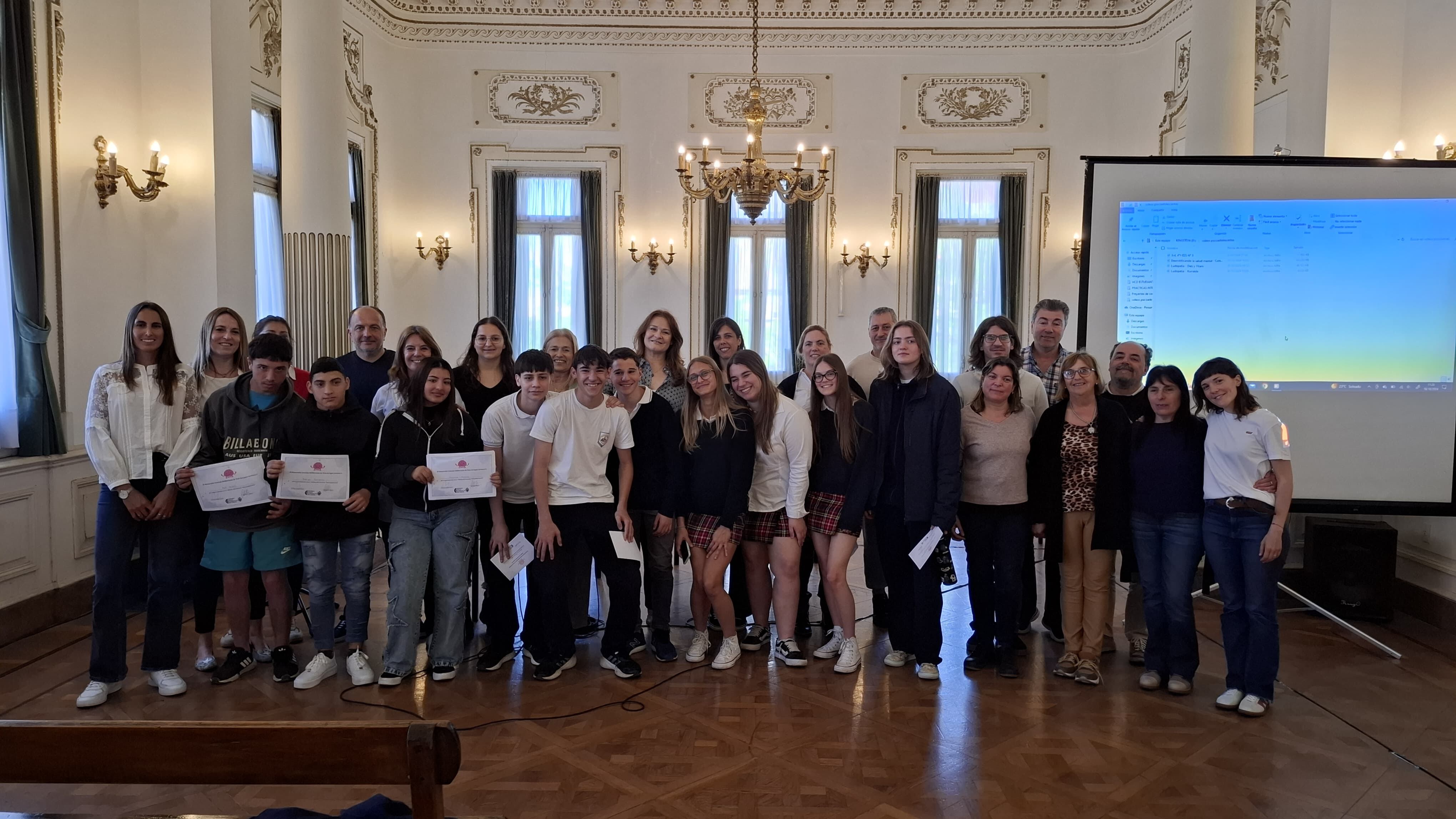 Entrega de reconocimientos "Psicoadolescentes"