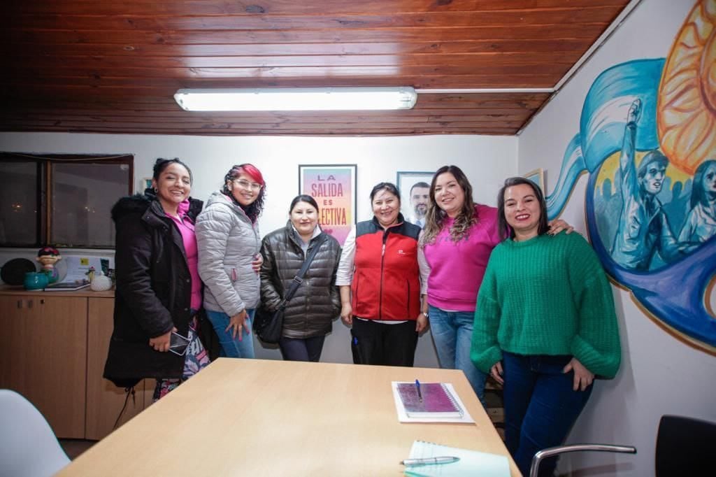 Belén Molina, recibió a las integrantes del Ballet “Danzas de mi tierra”.