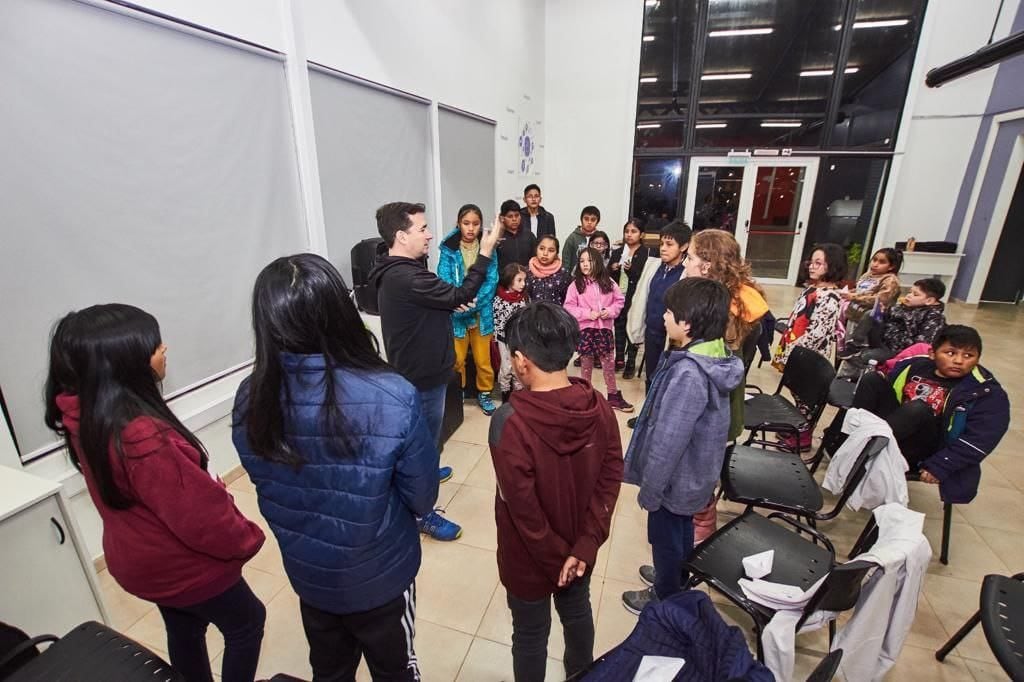 “Mar de Fueguitos” realizó un concierto didáctico junto a la “Familia del Tambor” y “Reencontrándonos”