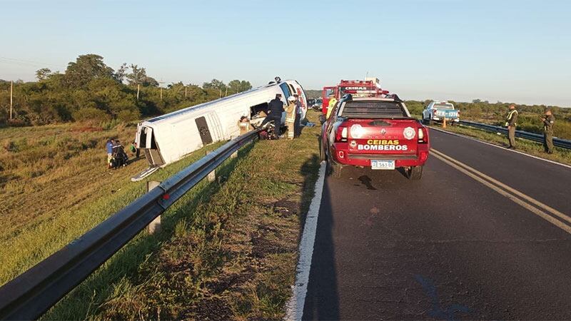 Accidente en Gualeguay. Viajaban 13 niños.