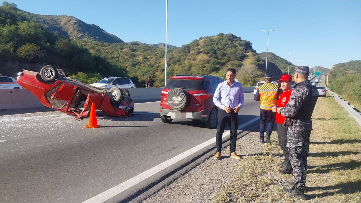 Villa Carlos Paz: Perdió el control de su auto en Variante Costa Azul ...