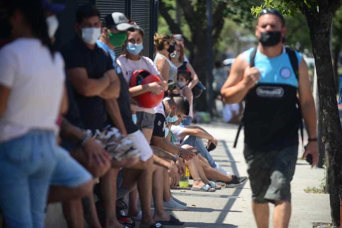 Récord absoluto en Córdoba: 9.987 casos de Coronavirus y tres fallecimientos