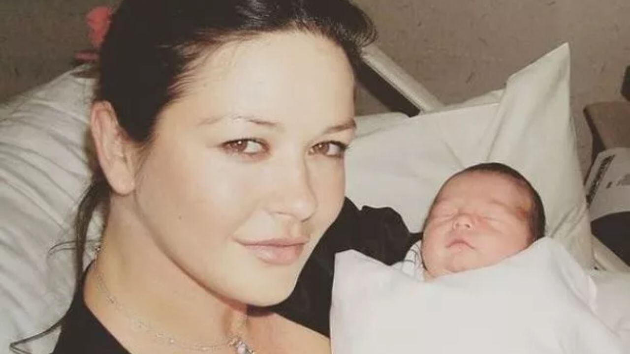 Catherine Zeta-Jones con su primer hijo, Dylan.