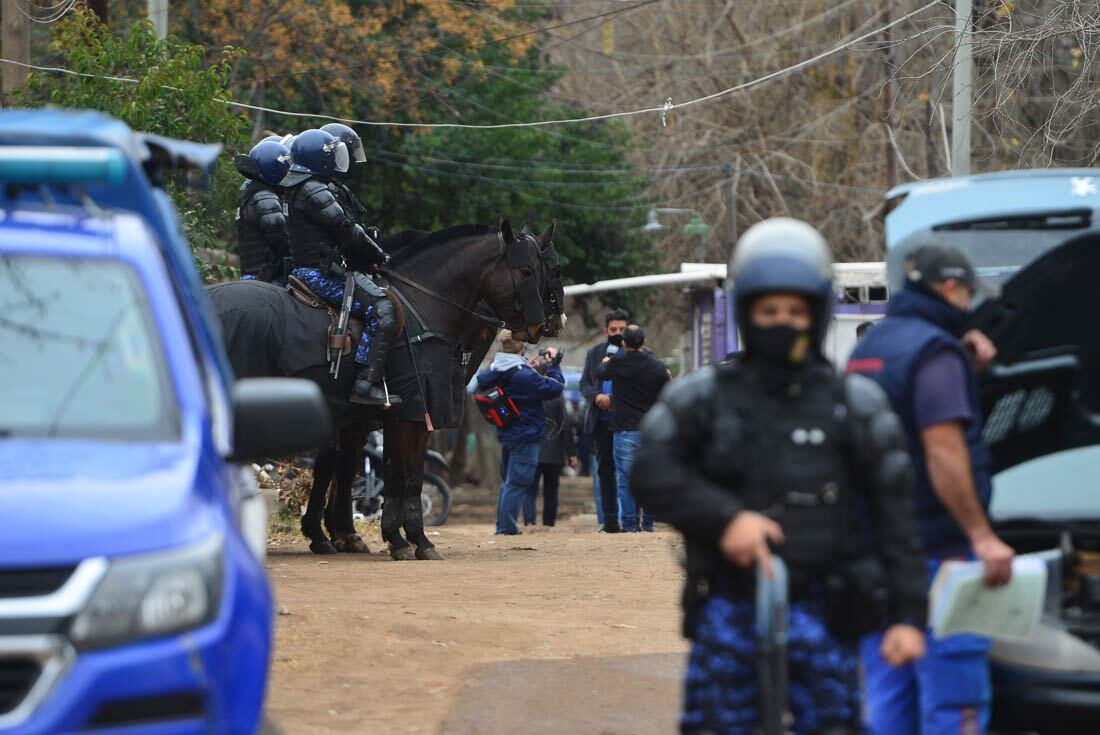 Operativo policial en Villa la Lonja