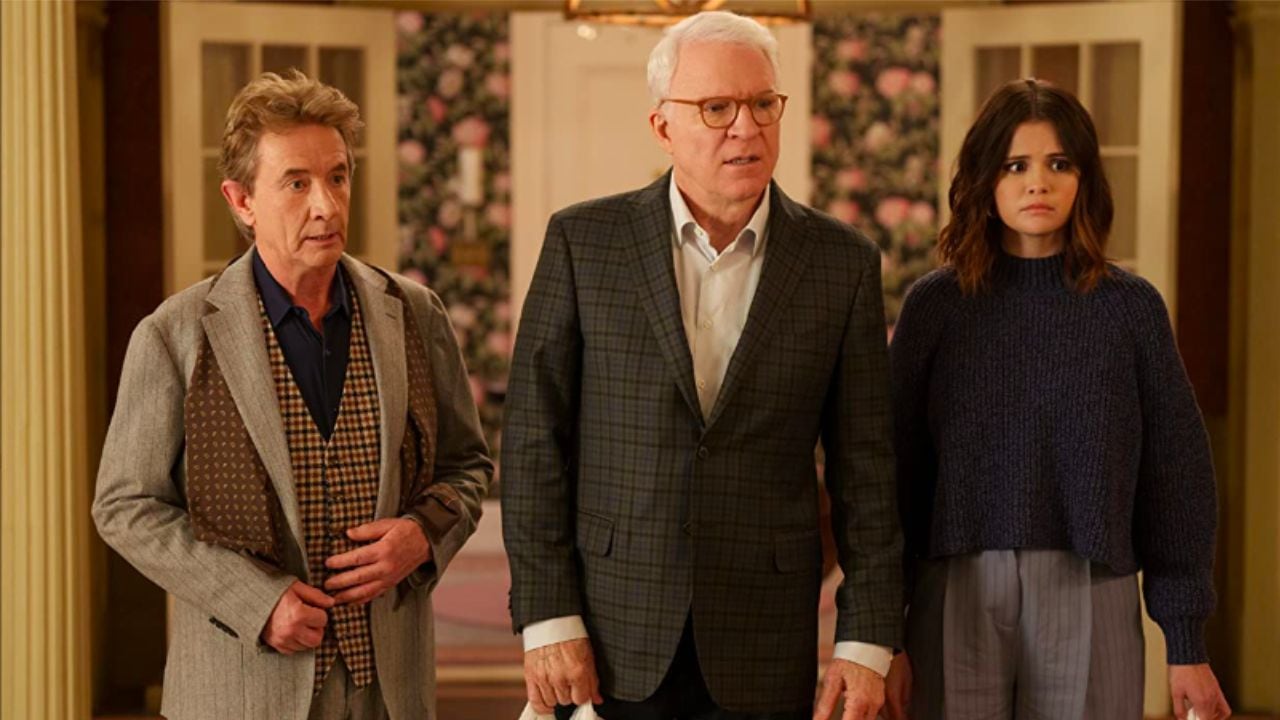 "Only Murders in the Building" la serie protagonizada por Martin Short (izquierda) , Steve Martin (medio) y Selena Gómez (derecha).