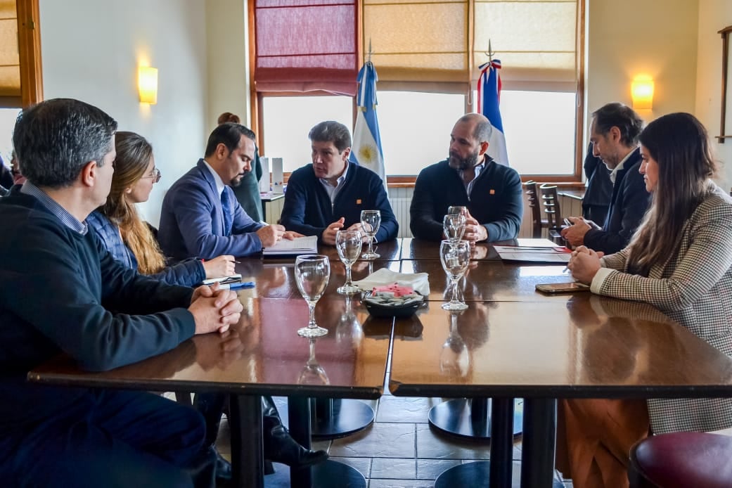 El Embajador de la República Francesa visitó Tierra del Fuego