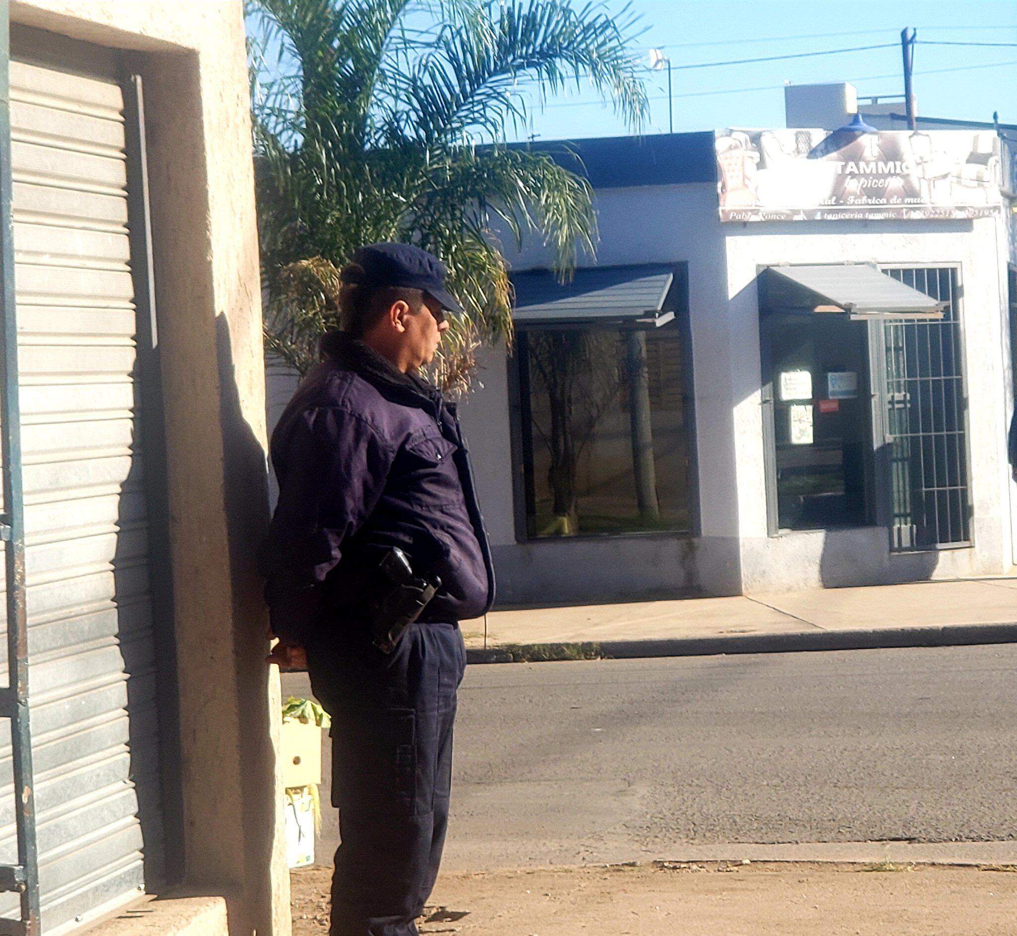 La Policía en el lugar del hecho.