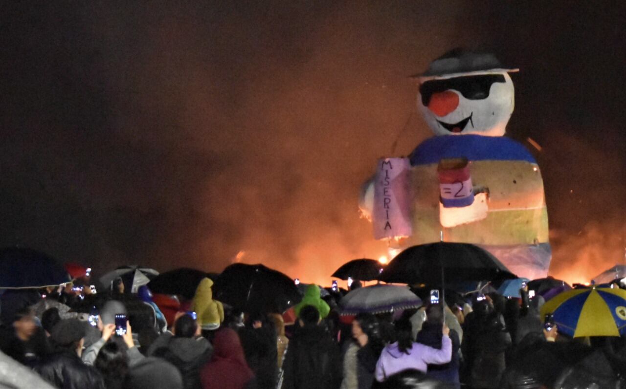 Fiesta del estudiante y Tradicional Quema de muñeco en Colón