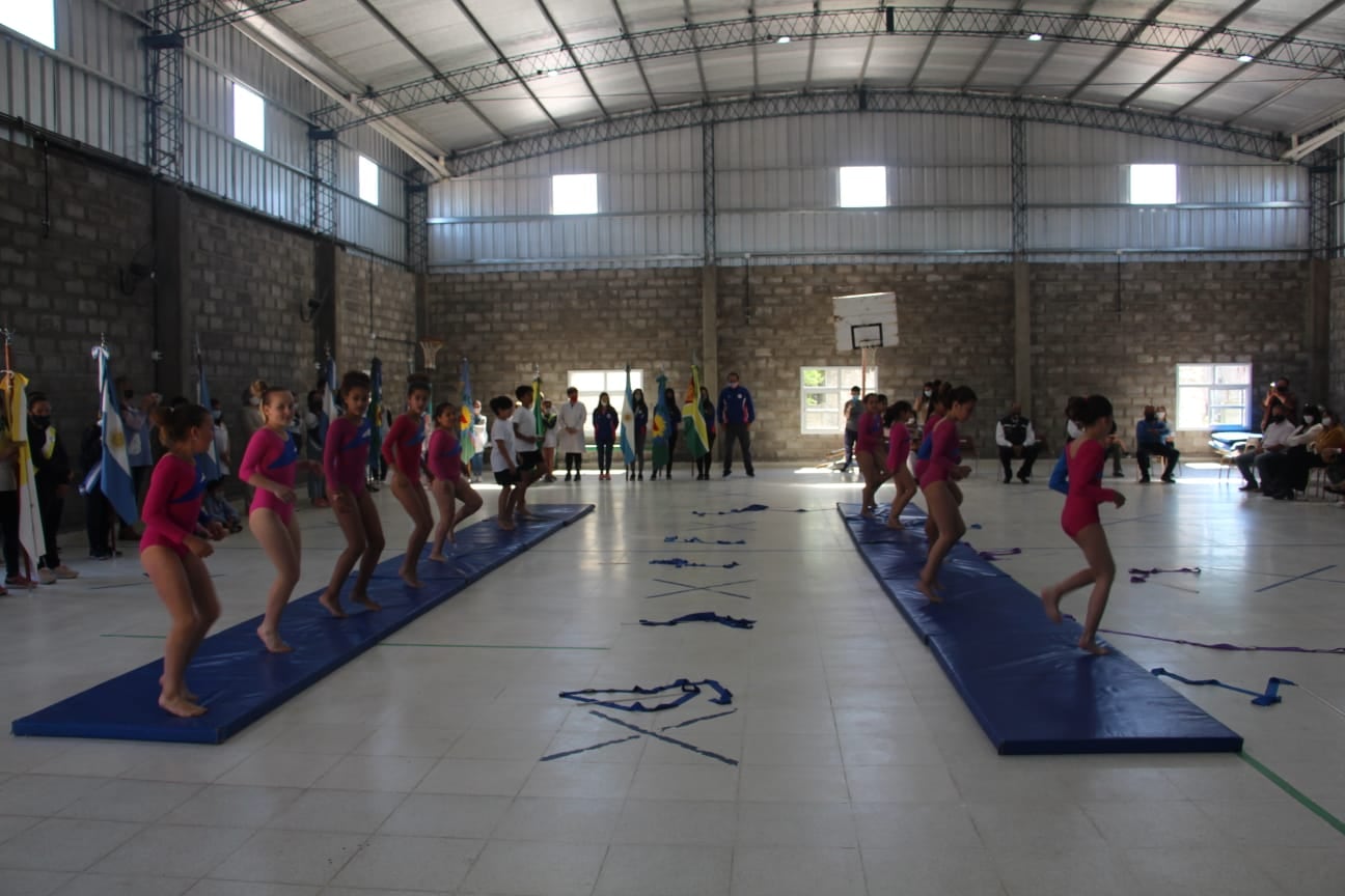 Se inauguró el SUM de la Escuela Nº 17 de Orense