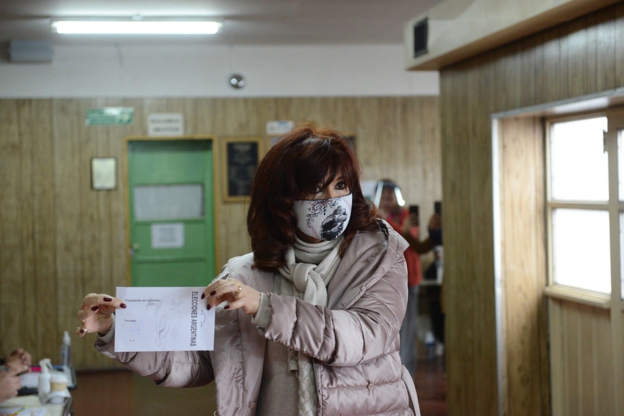 La vicepresidenta Cristina Fernández de Kirchner votó este medio día.