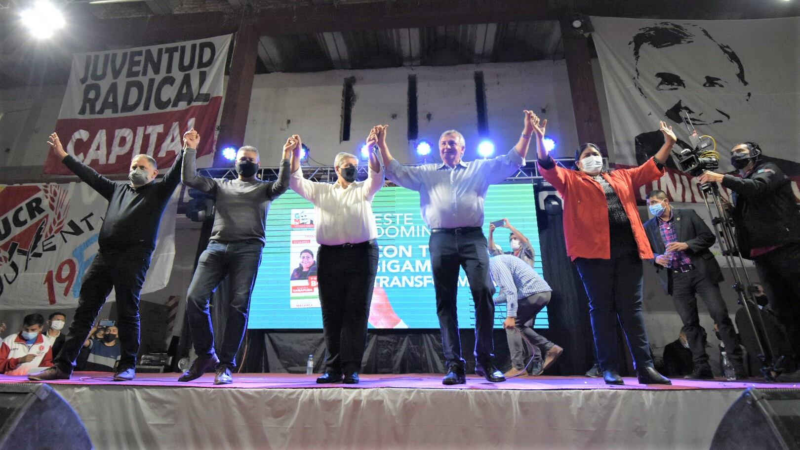 En el cierre de campaña del Frente Cambia Jujuy para la capital provincial, Morales pidió respaldo en las urnas para Gustavo Bouhid, Natalia Sarapura y Gaspar Santillán, los candidatos a diputados nacionales por la Lista 502.