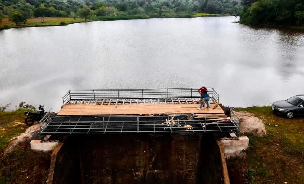 Ejecutan diferentes obras para revalorizar espacios turísticos en Eldorado.