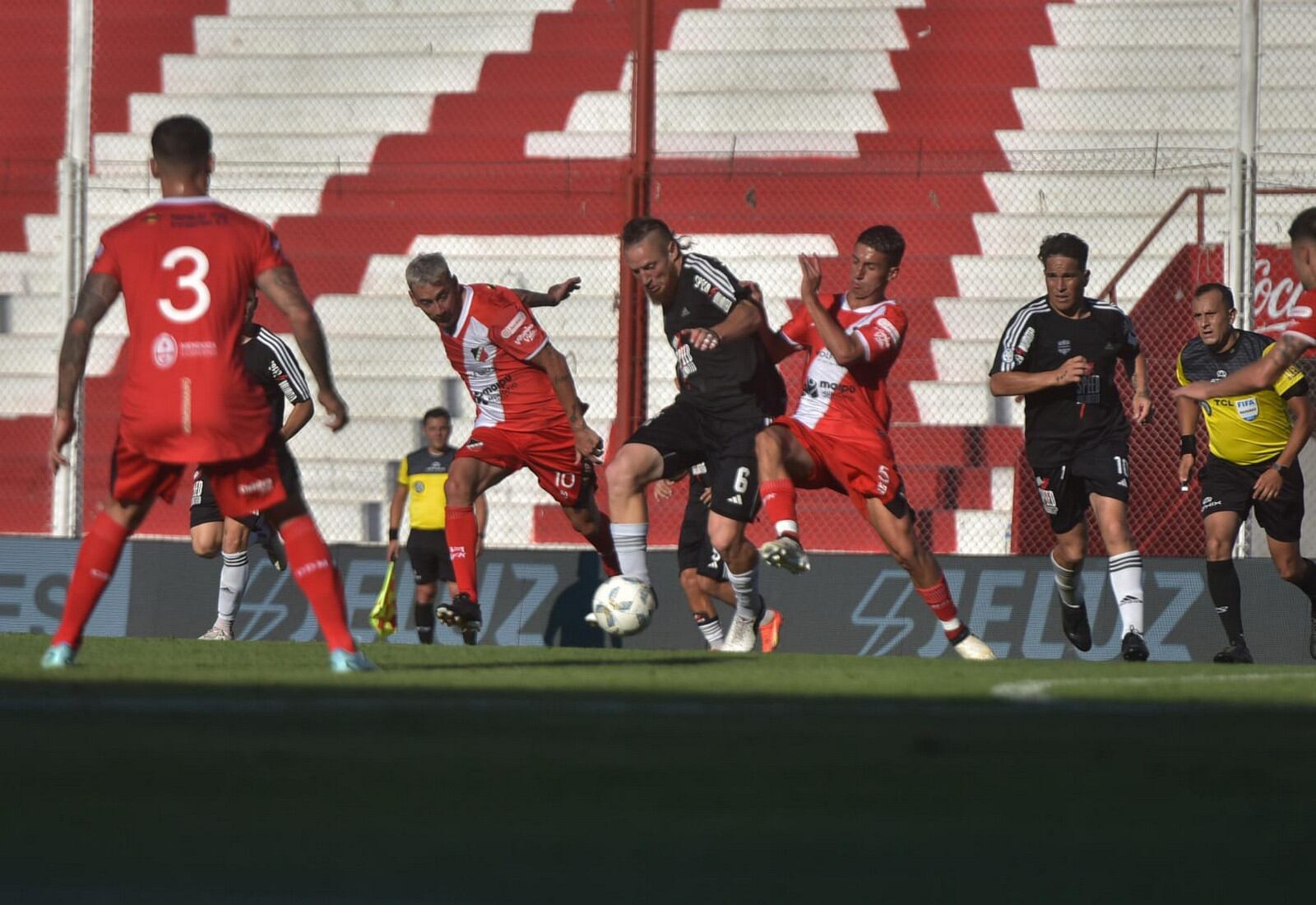 Segunda final por el ascenso entre Deportivo Maipú y Deportivo Riestra en cancha de Instituto de Córdoba.  (Facundo Luque / La Voz)