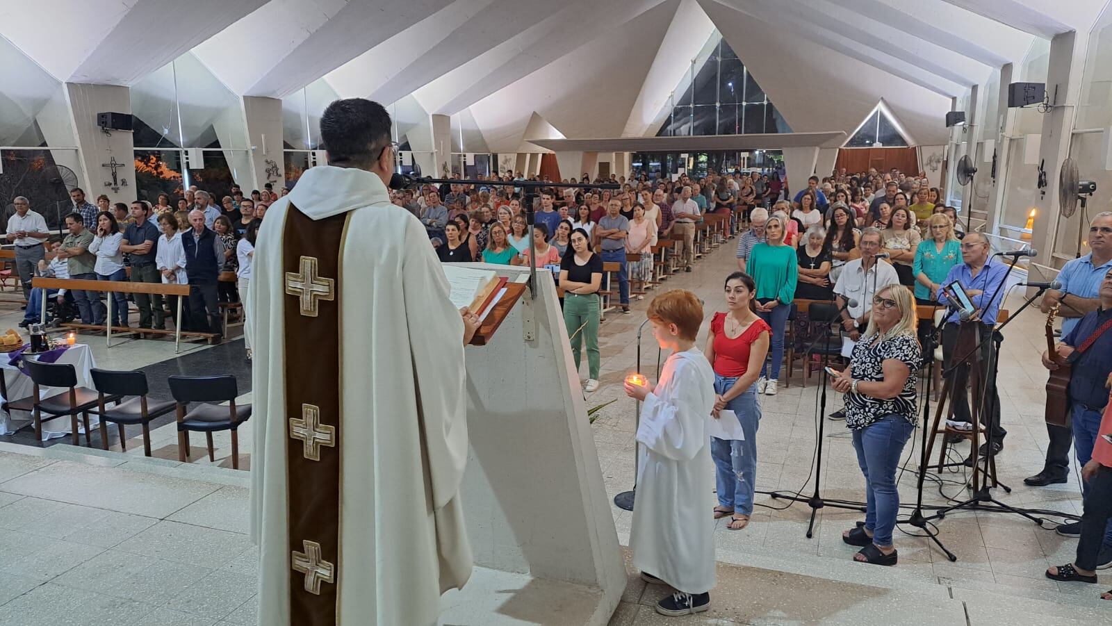 Lavado de pies en la Iglesia Nuestra Señora de la Merced Arroyito