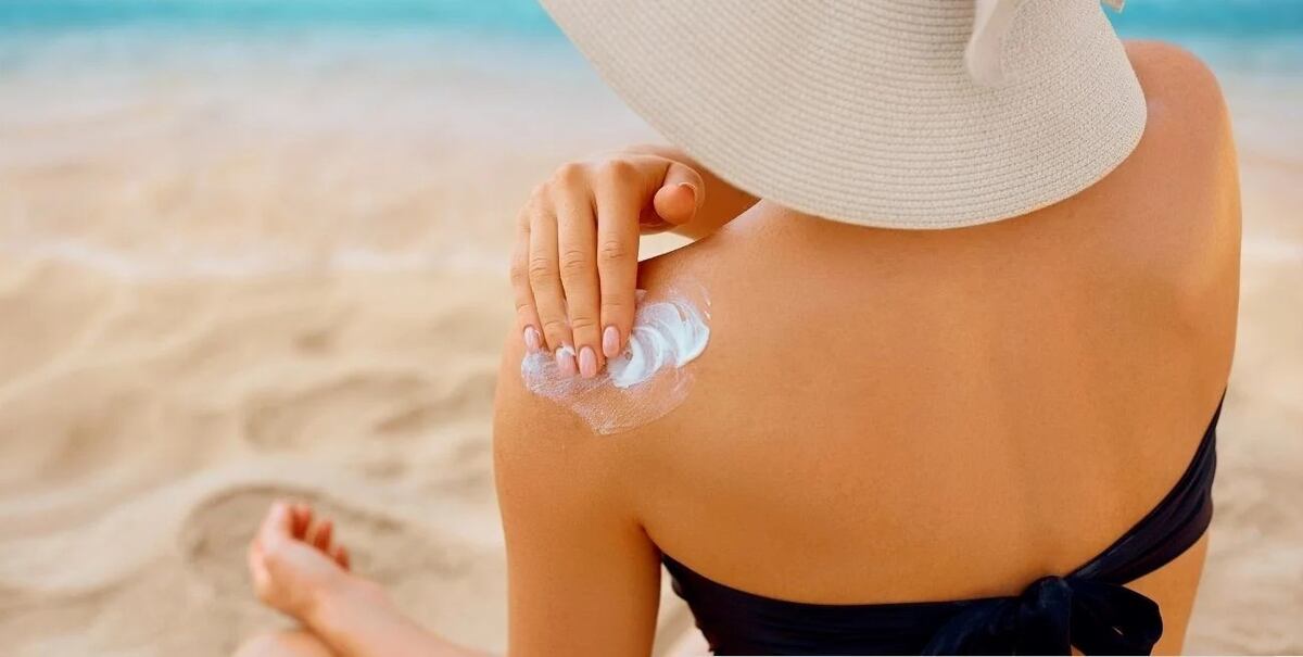 Protector solar: cómo usarlo correctamente y evitar errores que dañan la piel, según los dermatólogos