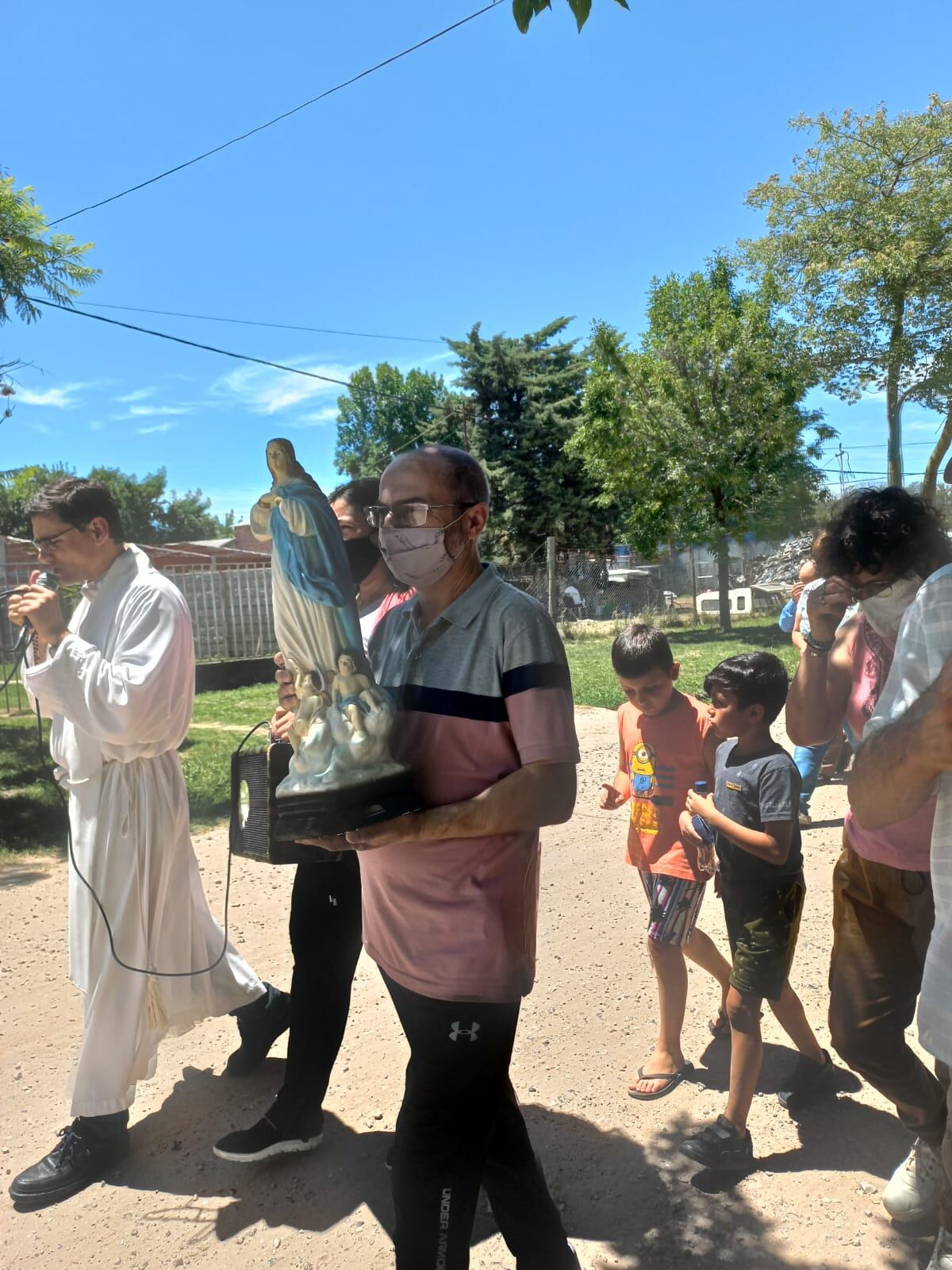 Misa y procesión en honor a la Inmaculada Concepción en el barrio Esso de Pérez