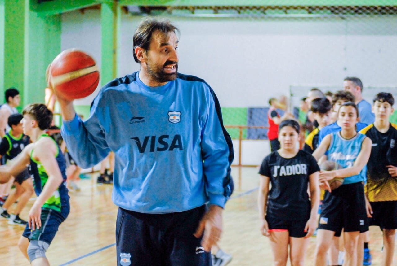 Exitosa clínica de básquetbol en Ushuaia y Río Grande