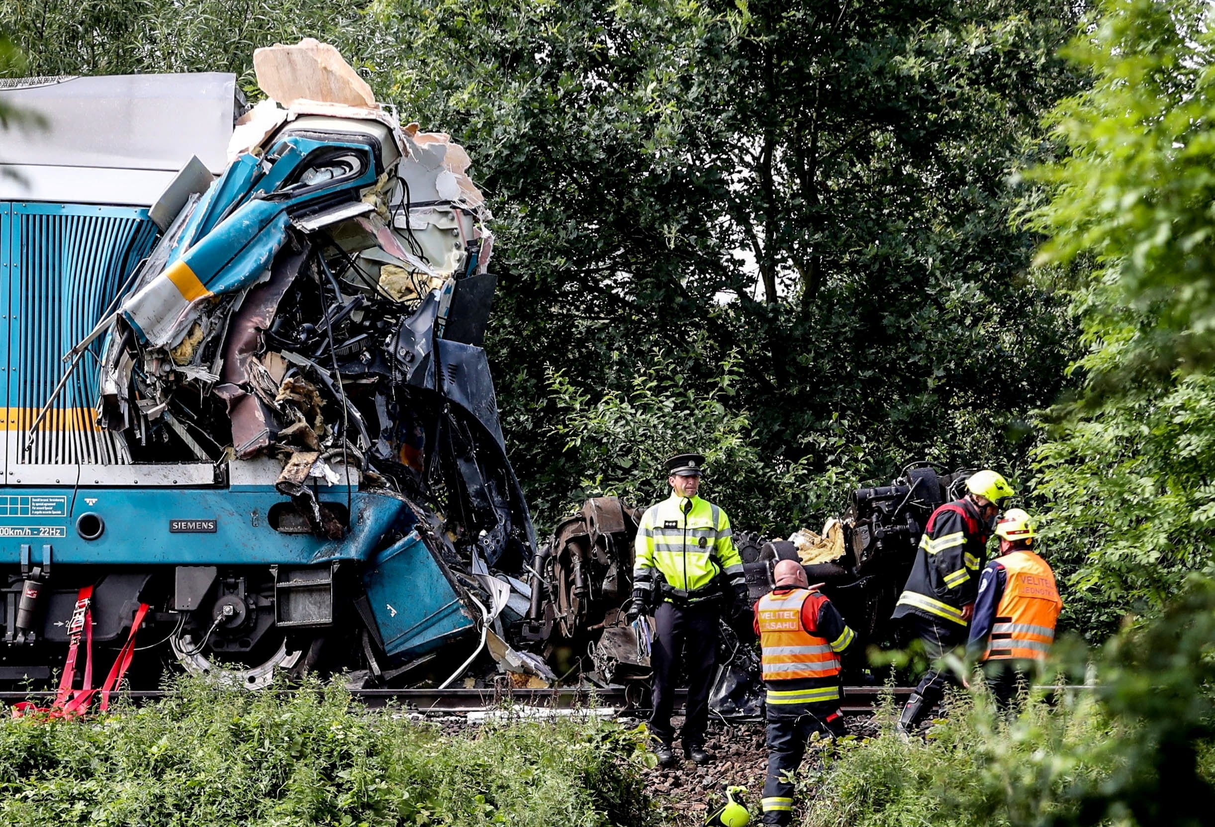 Tres muertos y decenas de heridos en un choque de trenes en República Checa