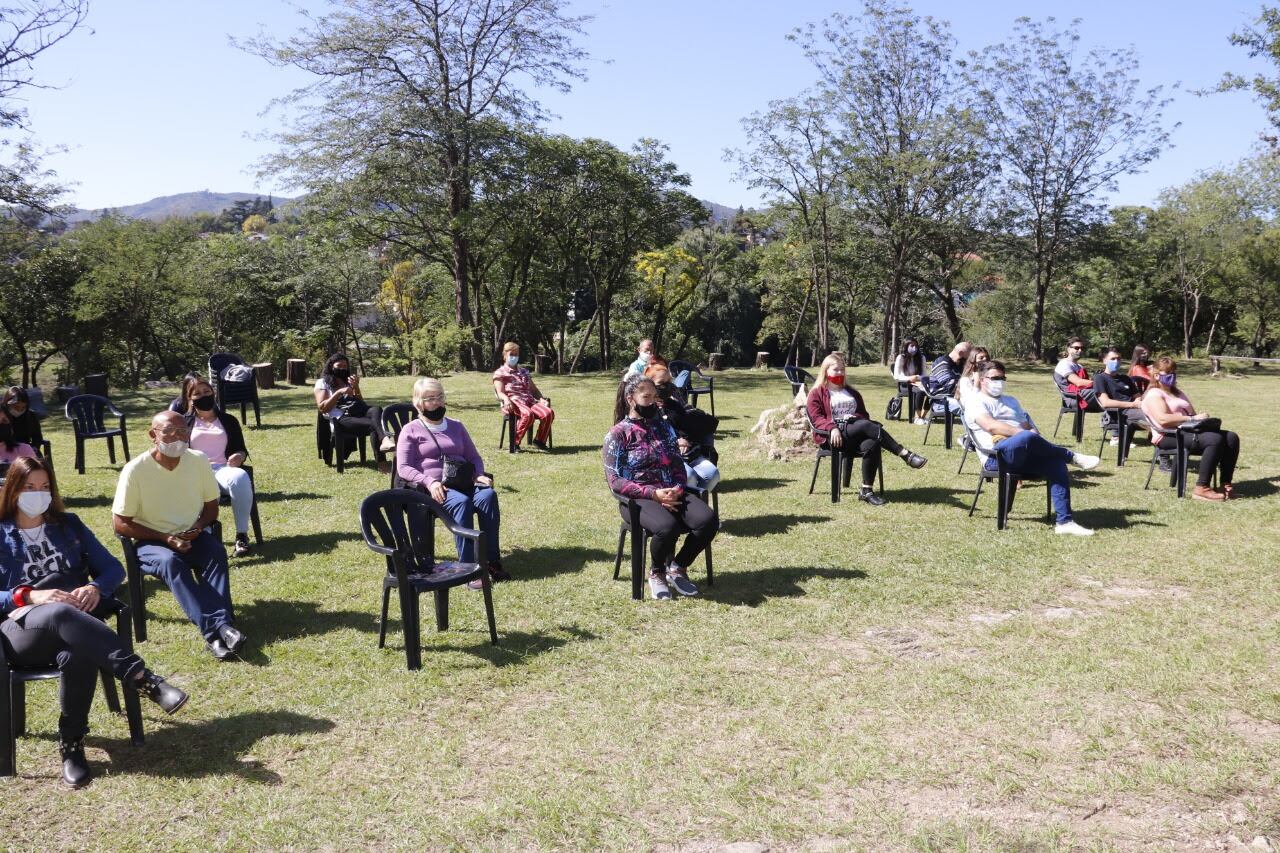 Reconocimiento a emprendedores de Carlos Paz que participaron del Programa de Empleo Independiente.