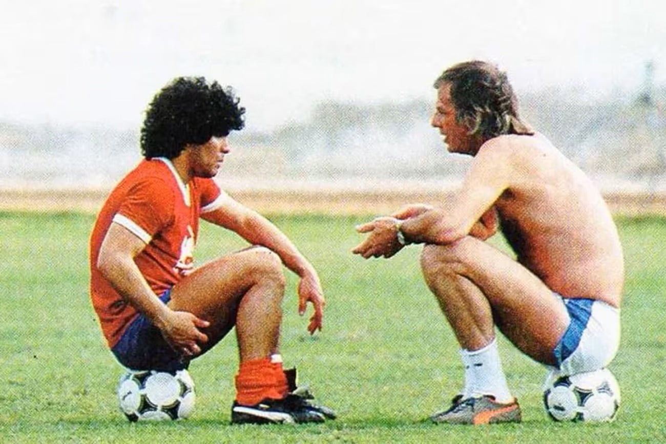 Menotti junto a Maradona