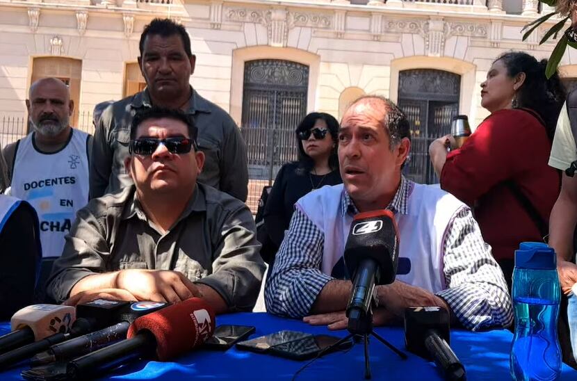 El secretario general de APUAP, Nicolás Fernández, argumentó que la Provincia estaría en condiciones de otorgar una mejora salarial de mayor impacto a los empleados públicos de Jujuy.