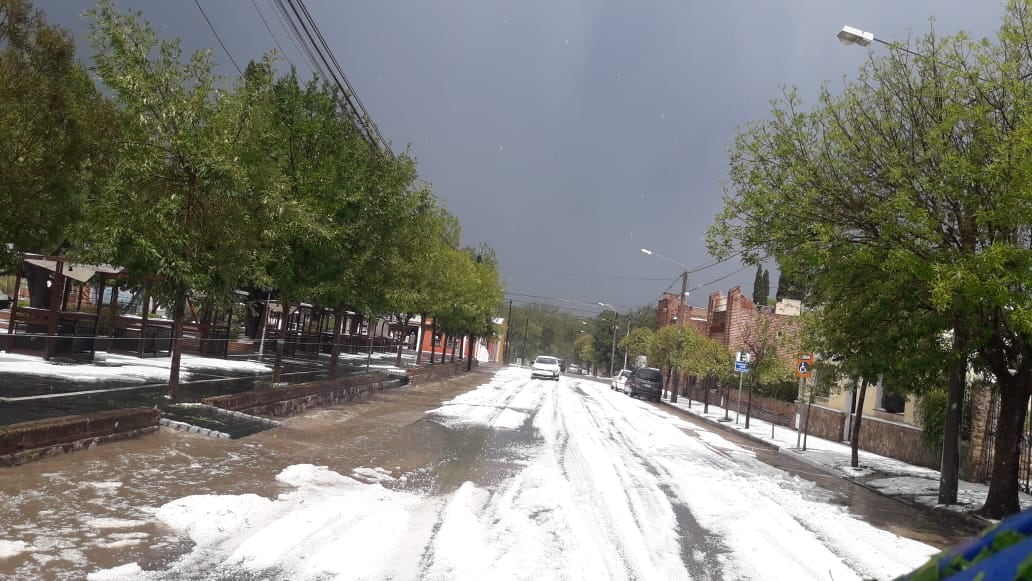 Se registraron abundantes precipitaciones este viernes, con caída de granizo en Nono y alrededores