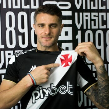 Pablo Vegetti con los colores del Vasco da Gama. (Foto: Daniel Ramalho/Vasco)