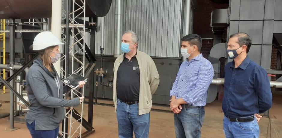 Autoridades visitaron un nuevo aserradero en Colonia Victoria.