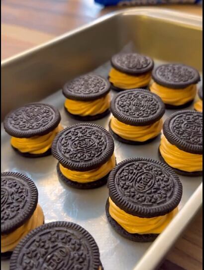 Cómo hacer alfajores helados de Oreo y dulce de leche