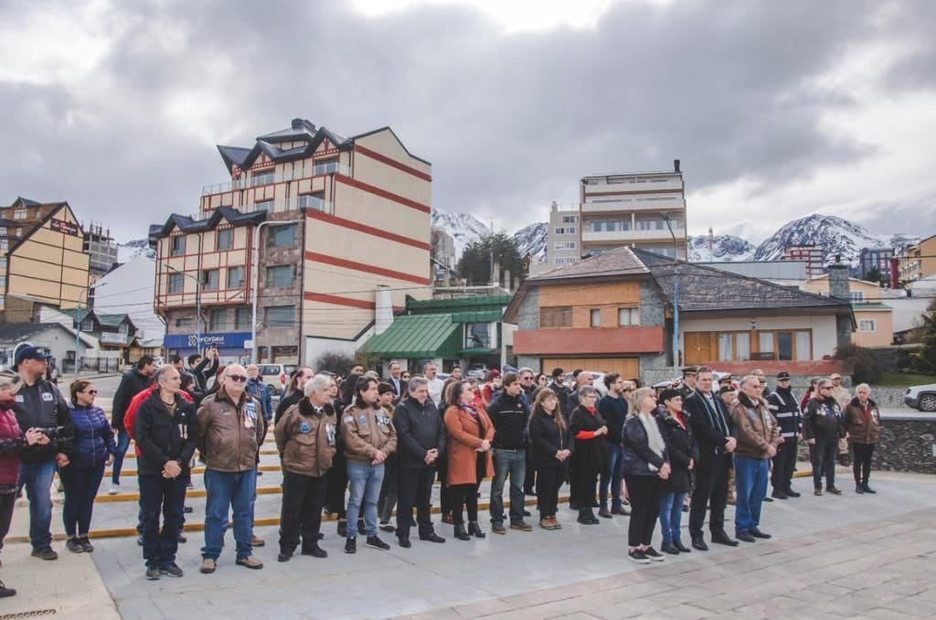 El Ministro de Cultura de la Nación homenajeó en Ushuaia a los Caídos en Malvinas