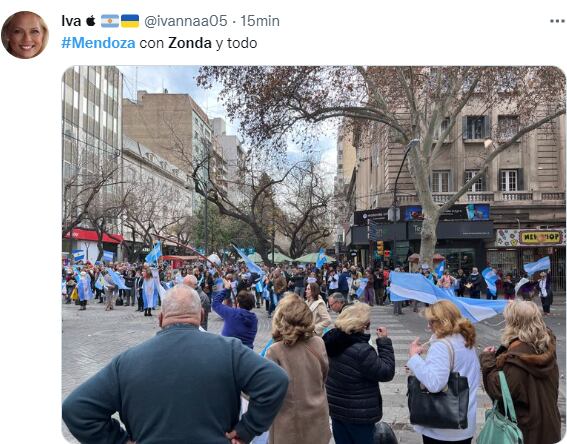 La manifestación en Defensa de la República se hizo sentir en Mendoza.