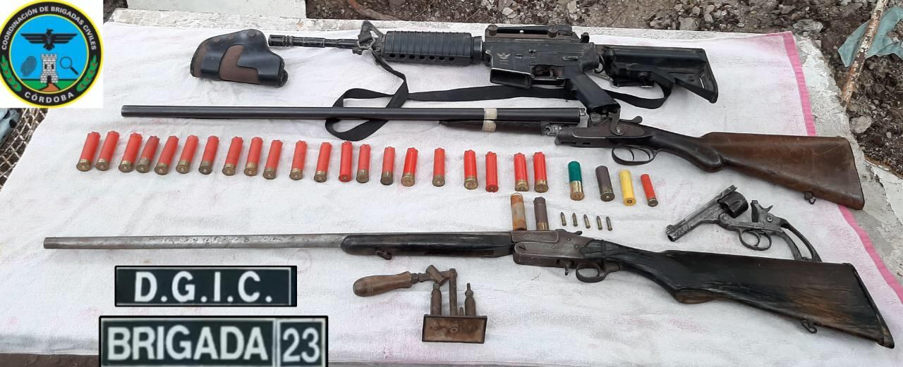 Un procedimiento policial en barrio La Polinesia terminó con el secuestro de diferentes armas de fuego, y la detención de un joven de 26 años.