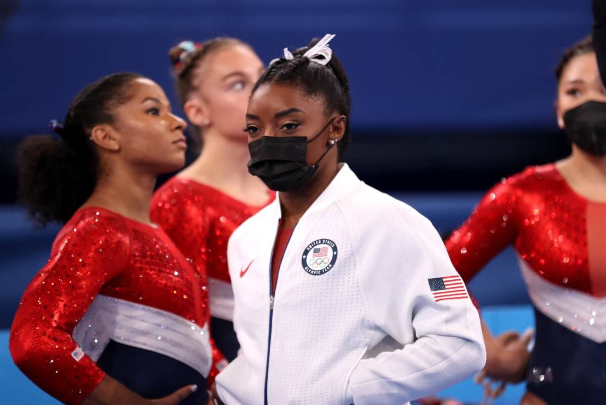 La gimnasta estadounidense Simone Biles se retiró de la final de los JJ.OO: “Debo concentrarme en mi salud mental”