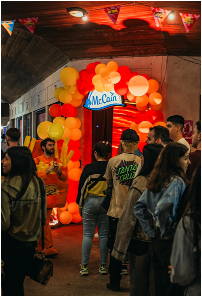 Burger Palusa también ofreció un ambiente festivo, con actividades interactivas, música en vivo y la oportunidad de degustar las mejores hamburguesas con papas del país. 