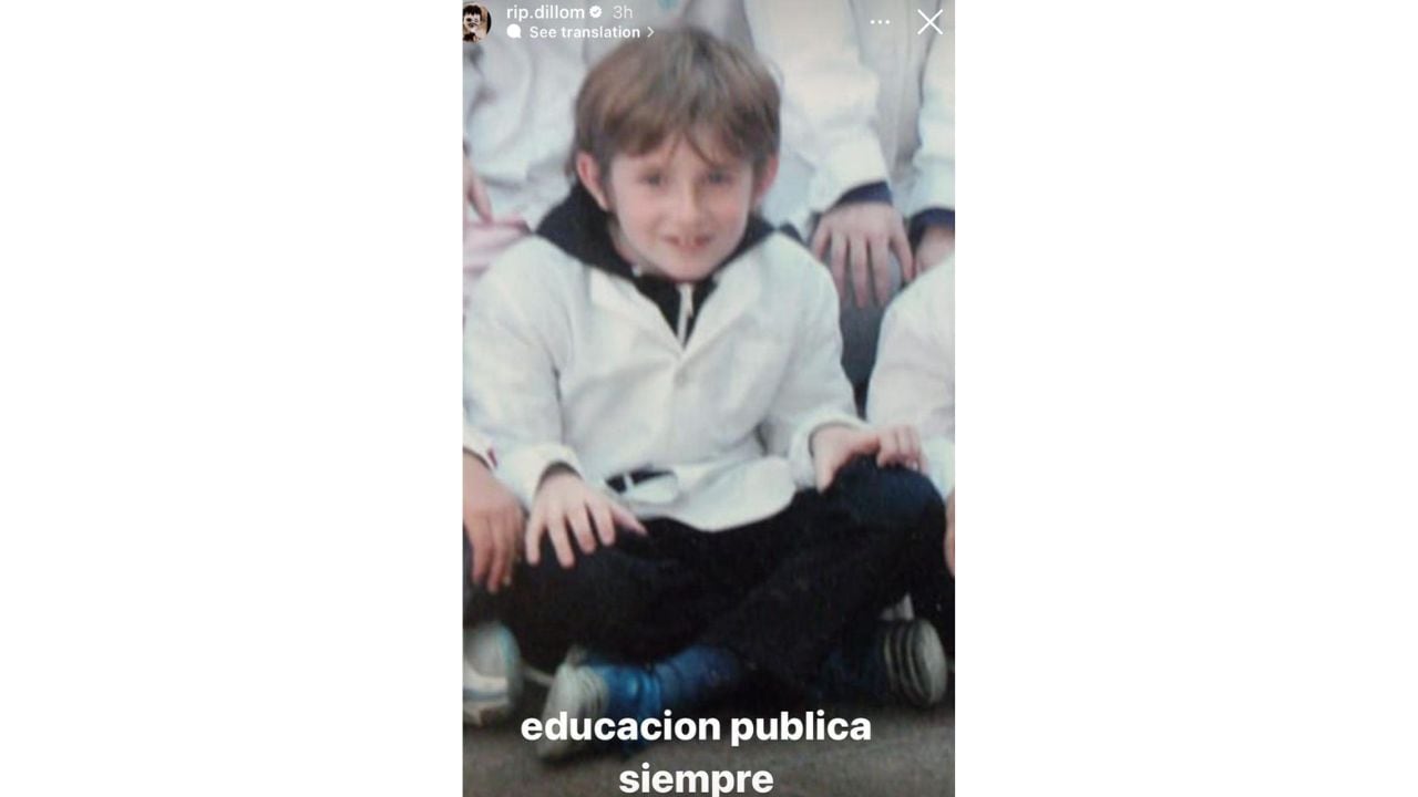 Foto de Dillom cuando era pequeño en apoyo a la Marcha Universitaria.