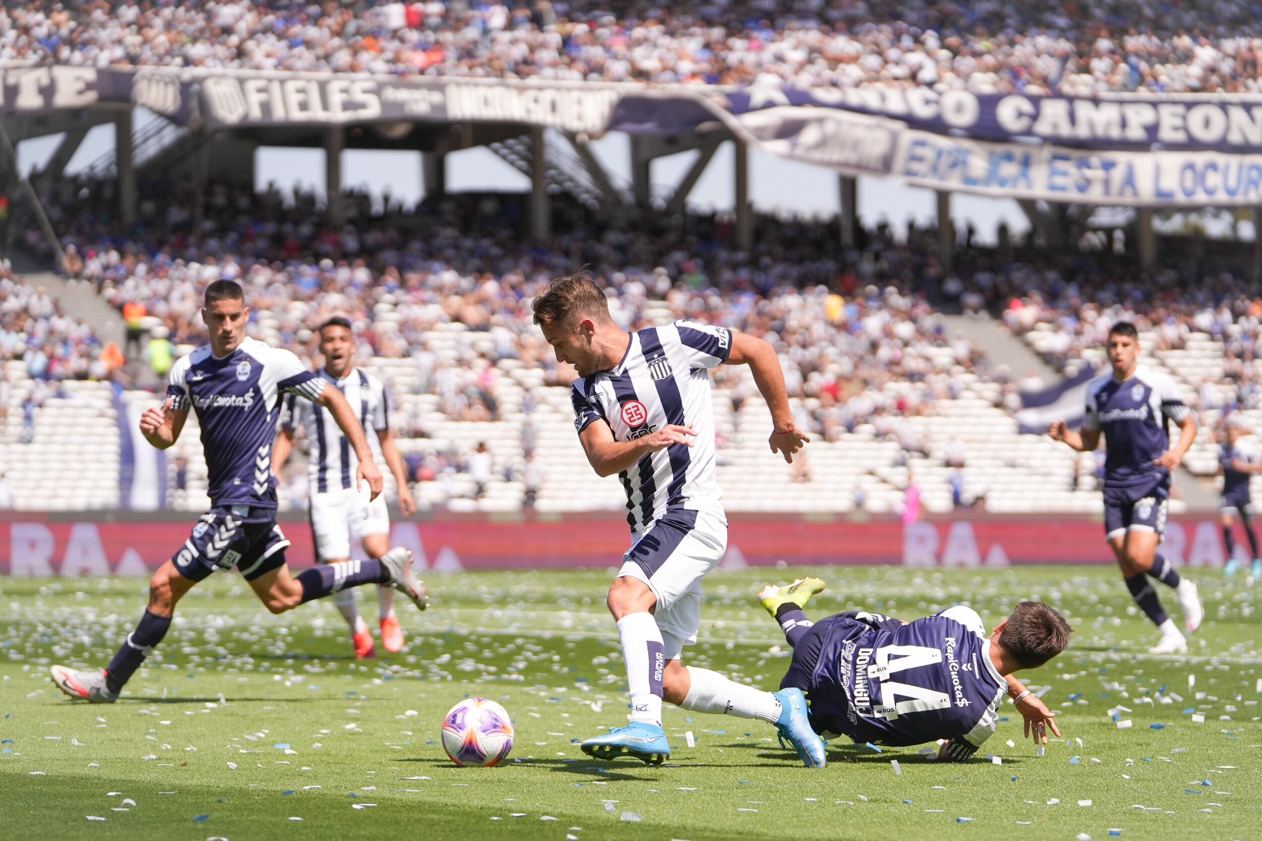 El lateral izquierdo jugó desde el inicio ante el Lobo platense