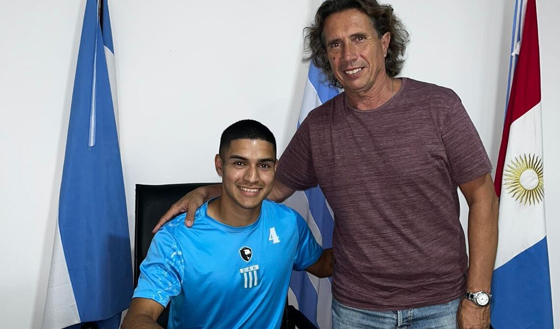 Chamorro ya firmó su contrato hasta fin de año con Racing (Foto: Prensa CAR).