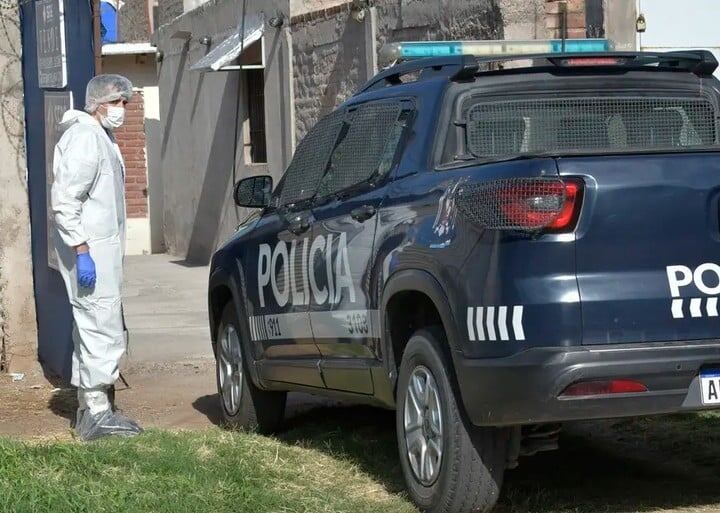 Conmoción en Lavalle: una mujer asesinó a su pequeña hija y luego se suicidó